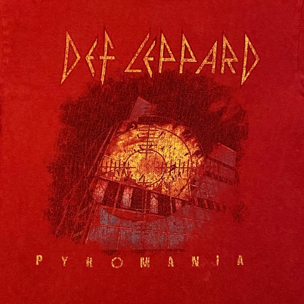 DEF LEPPARD BAND men T-shirt size Small